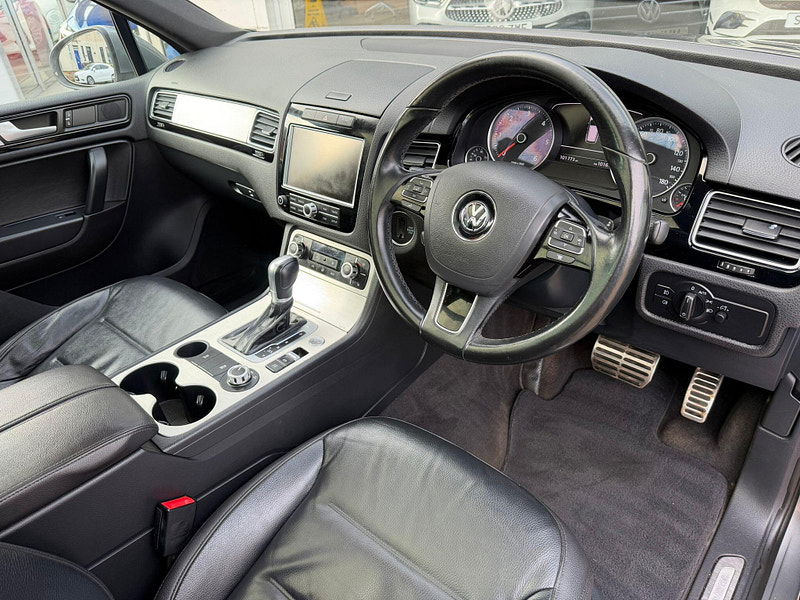 Volkswagen Touareg 3.0 TDI V6 BlueMotion Tech R-Line SUV 5dr Diesel Tiptronic 4WD Euro 5 (s/s) (245 ps) 5dr Automatic 2026