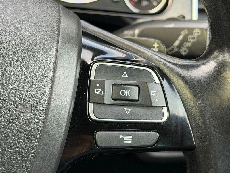 Volkswagen Touareg 3.0 TDI V6 BlueMotion Tech R-Line SUV 5dr Diesel Tiptronic 4WD Euro 5 (s/s) (245 ps) 5dr Automatic 2026