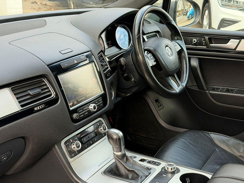 Volkswagen Touareg 3.0 TDI V6 BlueMotion Tech R-Line SUV 5dr Diesel Tiptronic 4WD Euro 5 (s/s) (245 ps) 5dr Automatic 2026