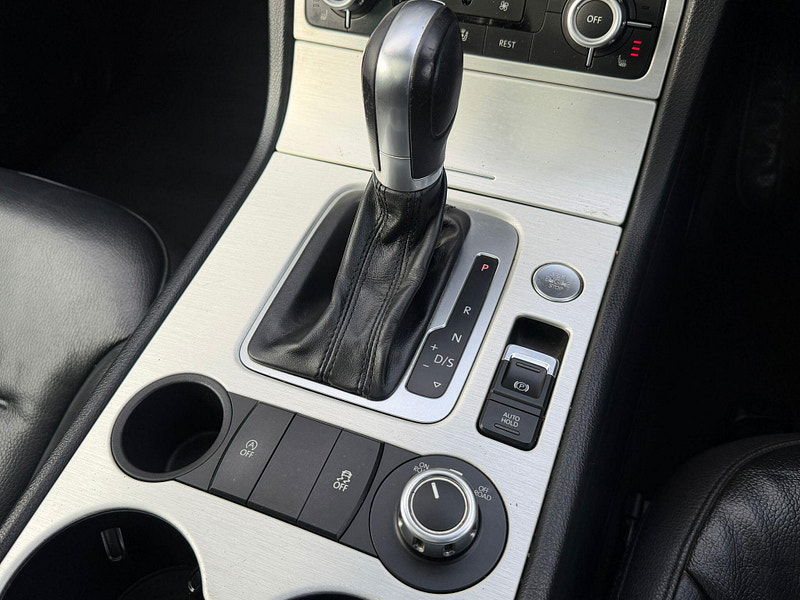 Volkswagen Touareg 3.0 TDI V6 BlueMotion Tech R-Line SUV 5dr Diesel Tiptronic 4WD Euro 5 (s/s) (245 ps) 5dr Automatic 2026