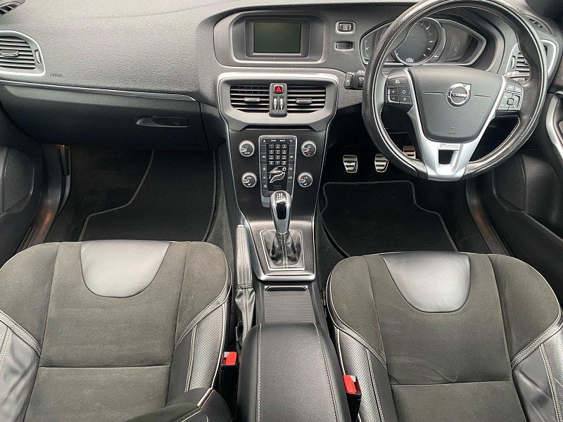 Volvo V40 2.0 D2 R-Design Hatchback 5dr Diesel Manual Euro 6 (s/s) (120 ps) 5dr Manual 2025