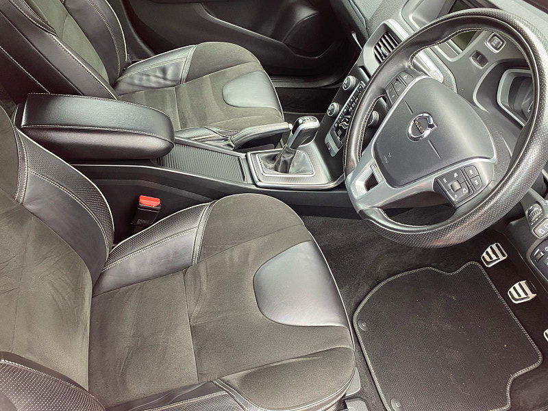 Volvo V40 2.0 D2 R-Design Hatchback 5dr Diesel Manual Euro 6 (s/s) (120 ps) 5dr Manual 2025