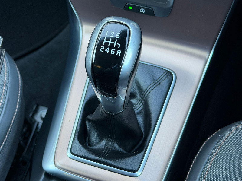 Volvo V40 Cross Country 2.0 D2 Nav Plus Euro 6 (s/s) 5dr 5dr Manual 2025