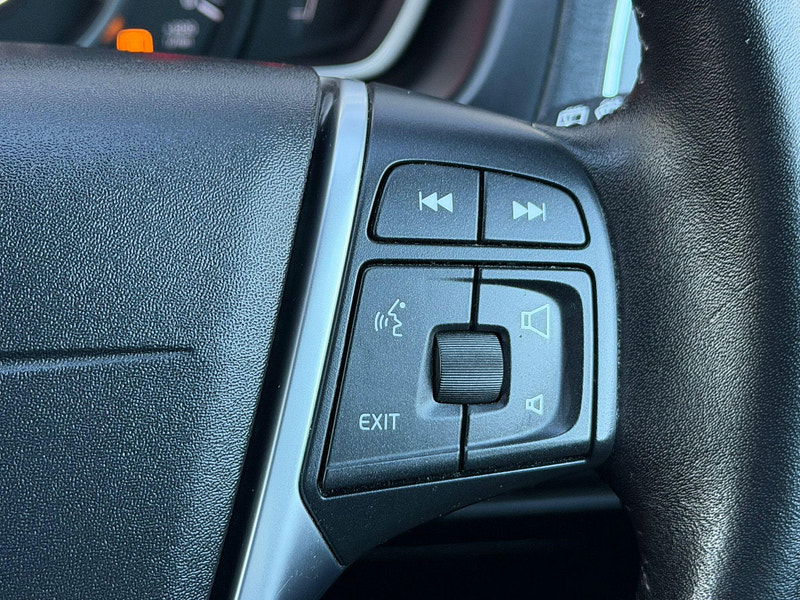 Volvo V40 Cross Country 2.0 D2 Nav Plus Euro 6 (s/s) 5dr 5dr Manual 2025