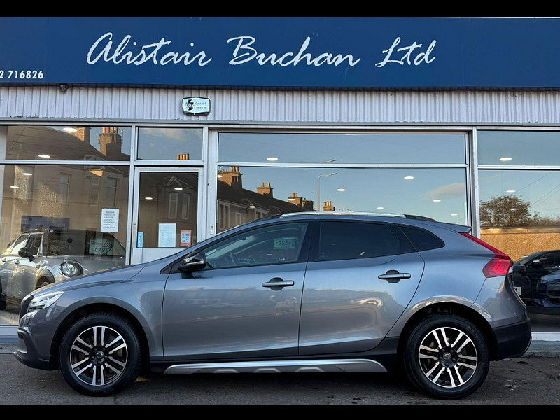 Volvo V40 Cross Country 2.0 D2 Nav Plus Euro 6 (s/s) 5dr 5dr Manual 2025