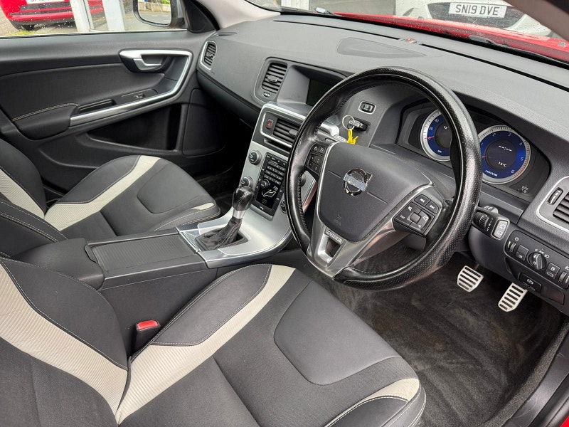 Volvo V60 1.6D DRIVe R-Design Euro 5 (s/s) 5dr 5dr Manual 2025