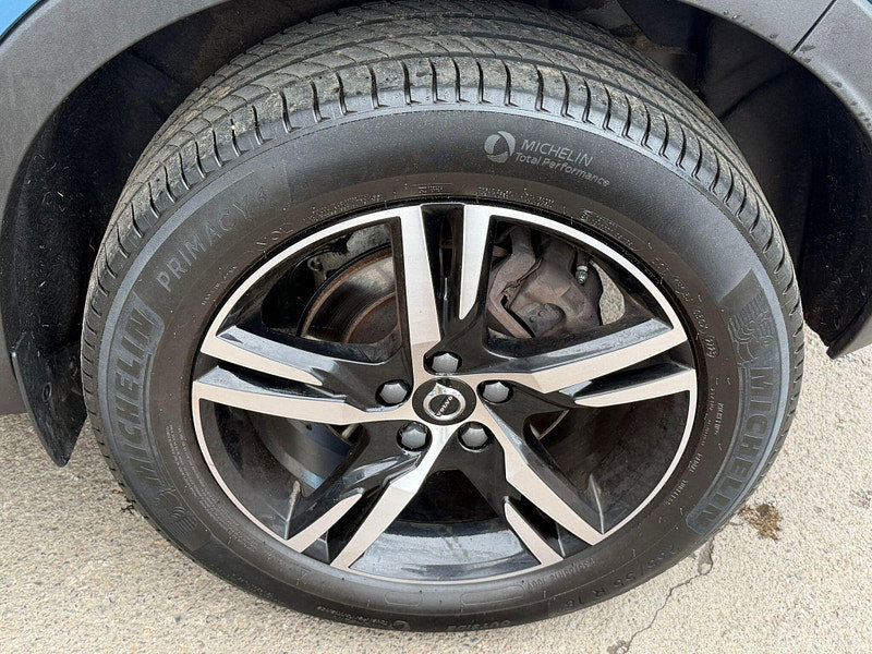 Volvo XC40 2.0 B3 MHEV Plus Dark DCT Auto Euro 6 (s/s) 5dr 5dr Automatic 2026