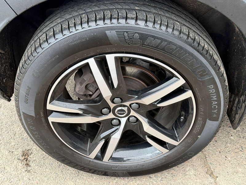 Volvo XC40 2.0 B3 MHEV Plus Dark DCT Auto Euro 6 (s/s) 5dr 5dr Automatic 2026