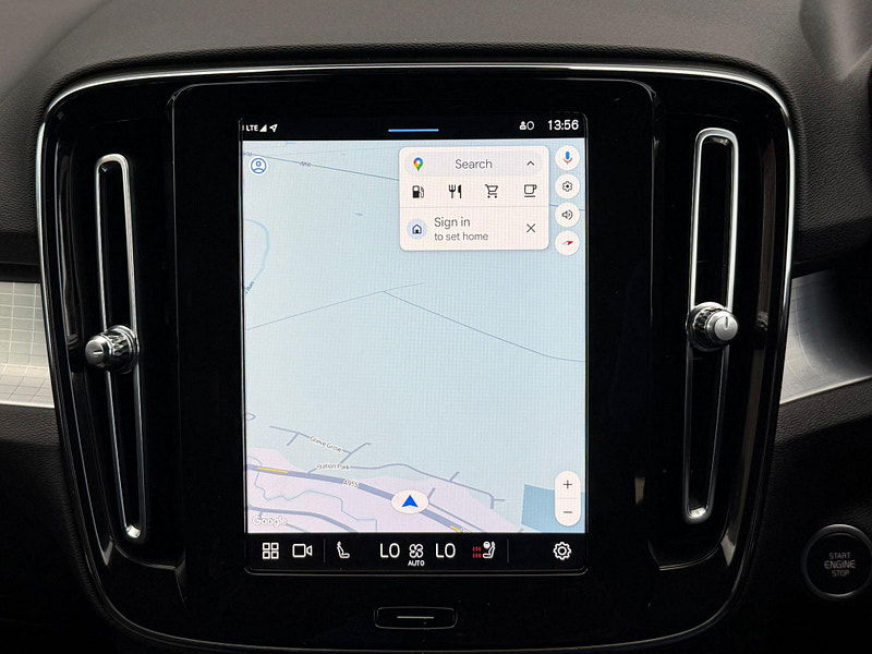 Volvo XC40 2.0 B3 MHEV Plus Dark DCT Auto Euro 6 (s/s) 5dr 5dr Automatic 2026