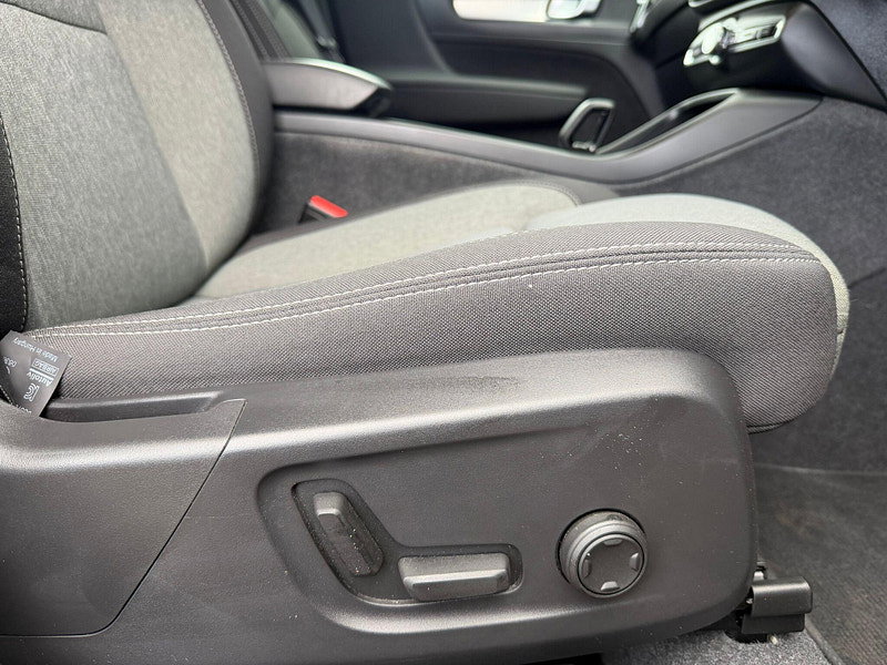 Volvo XC40 2.0 B3 MHEV Plus Dark DCT Auto Euro 6 (s/s) 5dr 5dr Automatic 2026