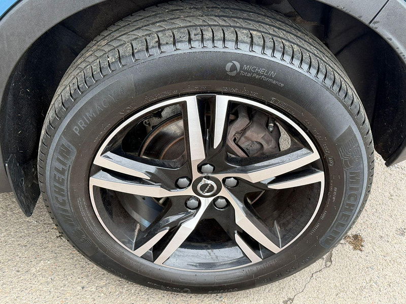 Volvo XC40 2.0 B3 MHEV Plus Dark DCT Auto Euro 6 (s/s) 5dr 5dr Automatic 2026