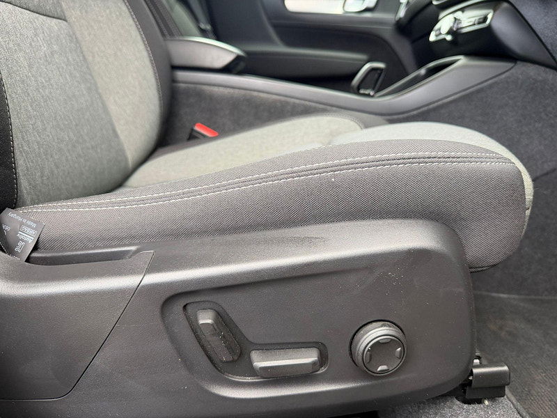 Volvo XC40 2.0 B3 MHEV Plus Dark DCT Auto Euro 6 (s/s) 5dr 5dr Automatic 2026