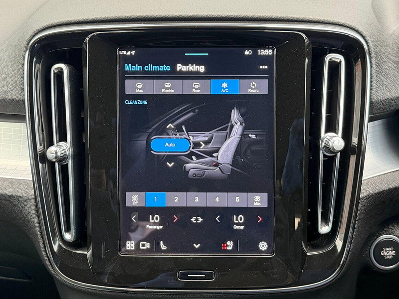 Volvo XC40 2.0 B3 MHEV Plus Dark DCT Auto Euro 6 (s/s) 5dr 5dr Automatic 2026