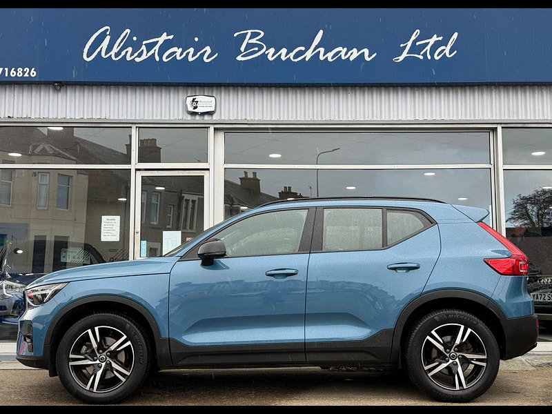Volvo XC40 2.0 B3 MHEV Plus Dark DCT Auto Euro 6 (s/s) 5dr 5dr Automatic 2026