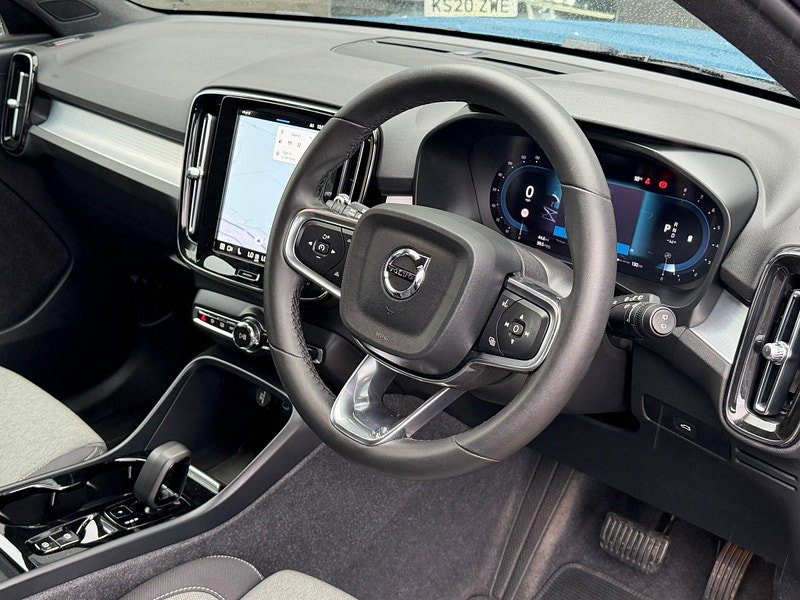 Volvo XC40 2.0 B3 MHEV Plus Dark DCT Auto Euro 6 (s/s) 5dr 5dr Automatic 2026