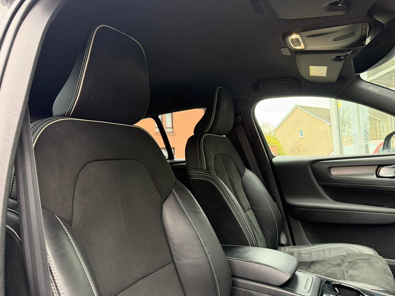 Volvo XC40 2.0 B4 MHEV R-Design Auto AWD Euro 6 (s/s) 5dr 5dr Automatic 2026