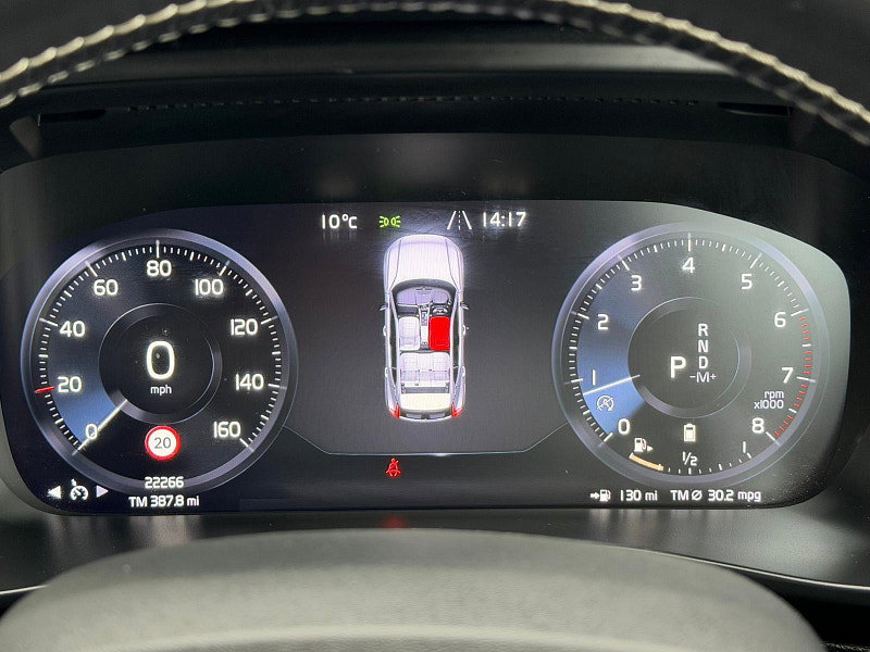 Volvo XC40 2.0 B4 MHEV R-Design Auto AWD Euro 6 (s/s) 5dr 5dr Automatic 2026