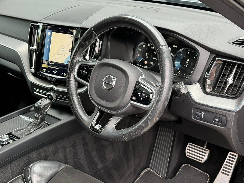 Volvo XC60 2.0 D5 PowerPulse R-Design Auto AWD Euro 6 (s/s) 5dr 5dr Automatic 2026