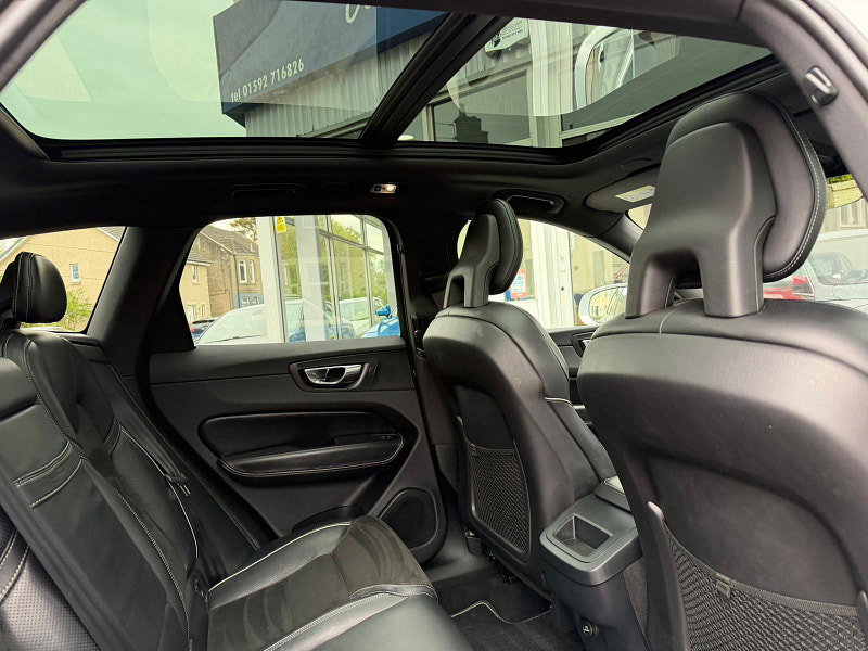 Volvo XC60 2.0 D5 PowerPulse R-Design Auto AWD Euro 6 (s/s) 5dr 5dr Automatic 2026