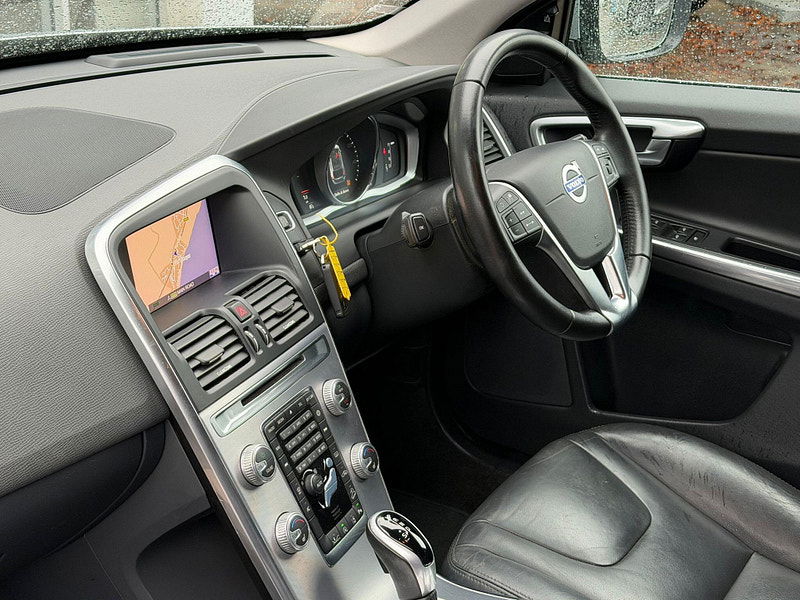 Volvo XC60 2.4 D4 SE Lux Nav Auto AWD Euro 6 (s/s) 5dr 5dr Automatic 2025