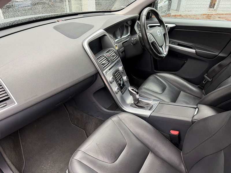 Volvo XC60 2.4 D4 SE Lux Nav Auto AWD Euro 6 (s/s) 5dr 5dr Automatic 2025