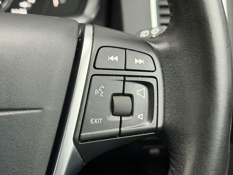 Volvo XC60 2.4 D4 SE Lux Nav Auto AWD Euro 6 (s/s) 5dr 5dr Automatic 2025