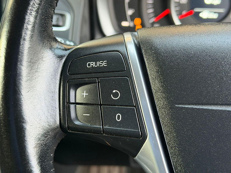 Volvo XC60 2.4 D4 SE Nav Auto AWD Euro 6 (s/s) 5dr 5dr Automatic 2026