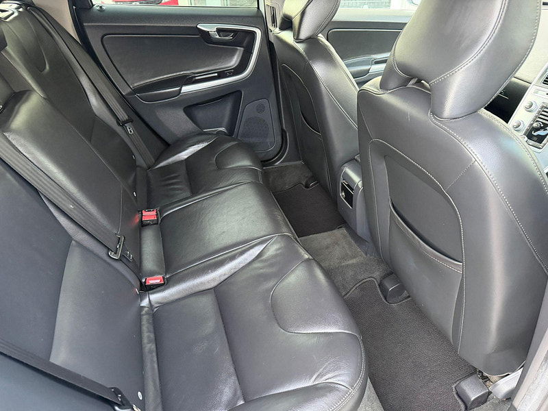 Volvo XC60 2.4 D4 SE Nav Auto AWD Euro 6 (s/s) 5dr 5dr Automatic 2026