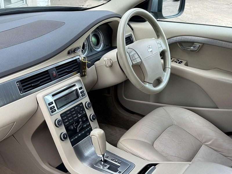 Volvo XC70 2.4 D5 SE Geartronic AWD Euro 4 5dr 5dr Automatic 2025