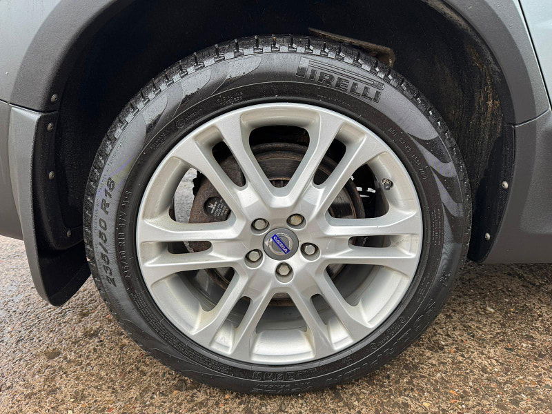 Volvo XC70 2.4 D5 SE Lux Geartronic AWD Euro 5 5dr 5dr Automatic 2025