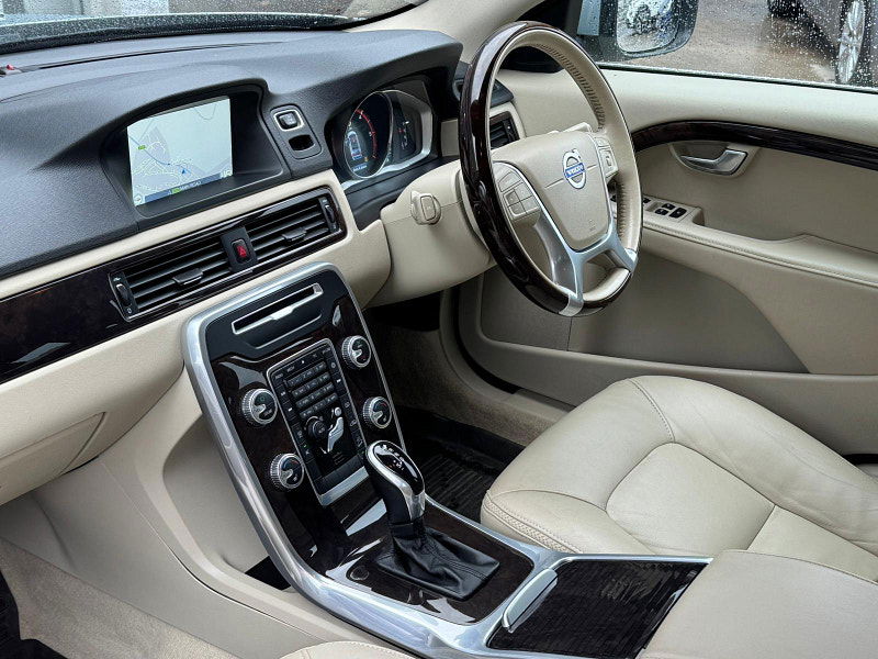 Volvo XC70 2.4 D5 SE Lux Geartronic AWD Euro 5 5dr 5dr Automatic 2025