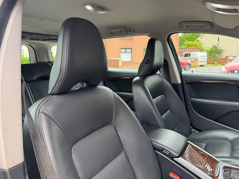 Volvo XC70 2.4 D5 SE Lux Geartronic AWD Euro 5 5dr 5dr Automatic 2025