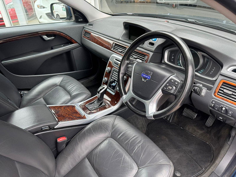 Volvo XC70 2.4 D5 SE Lux Geartronic AWD Euro 5 5dr 5dr Automatic 2025
