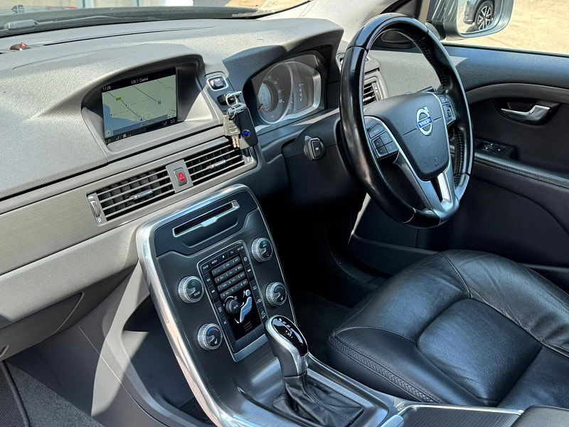 Volvo XC70 2.4 D5 SE Nav Geartronic AWD Euro 5 5dr 5dr Automatic 2025