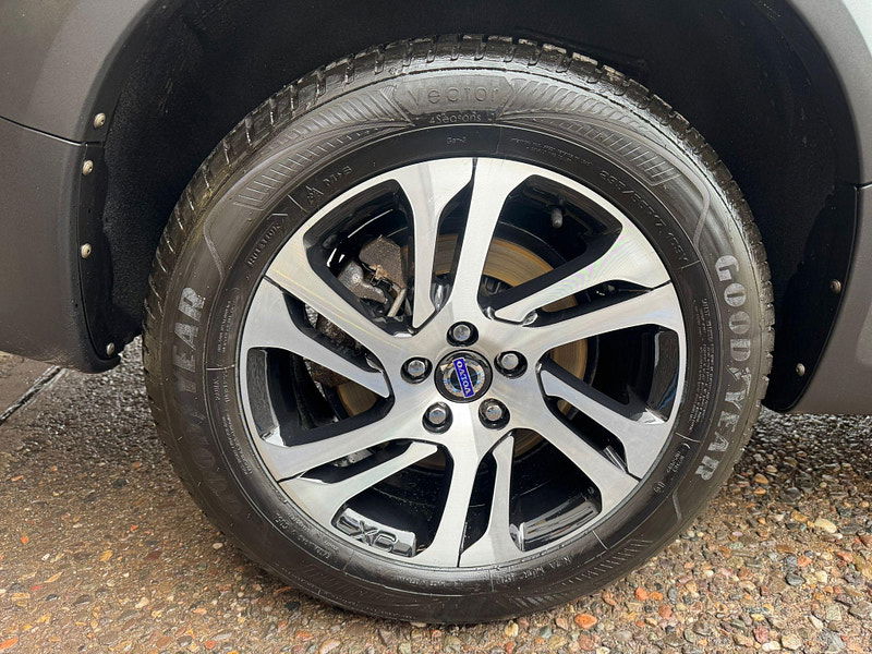 Volvo XC70 2.4 D5 SE Nav Geartronic AWD Euro 5 5dr 5dr Automatic 2025