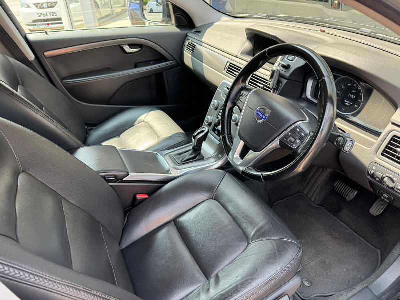 Volvo XC70 2.4 D5 SE Nav Geartronic AWD Euro 5 5dr 5dr Automatic 2025