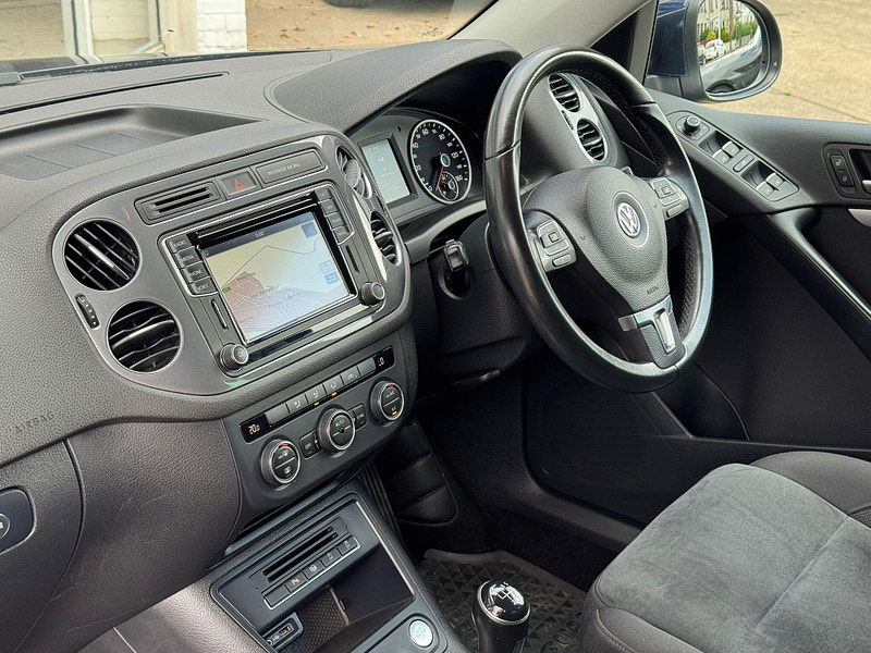 Volvo XC90 2.0h T8 Twin Engine 10.4kWh Inscription Pro Auto 4WD Euro 6 (s/s) 5dr 5dr Automatic 2025