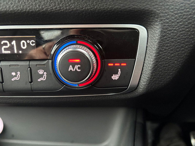 Audi A3 1.5 TFSI CoD S line Hatchback 3dr Petrol S Tronic Euro 6 (s/s) (150 ps) 3dr Automatic 2025