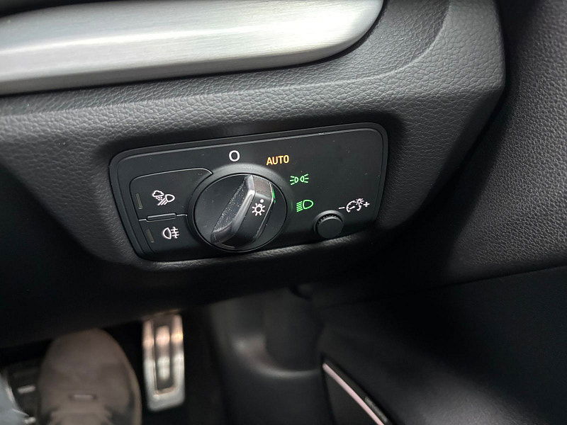 Audi A3 1.5 TFSI CoD S line Hatchback 3dr Petrol S Tronic Euro 6 (s/s) (150 ps) 3dr Automatic 2025