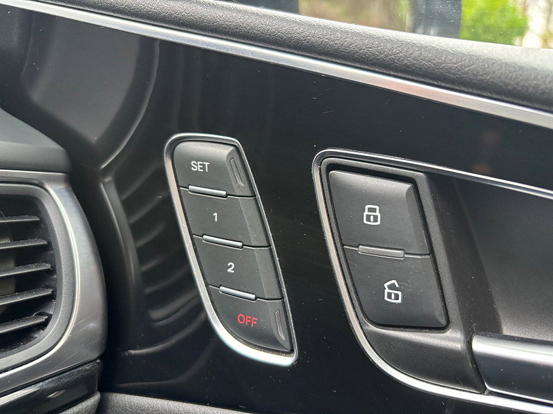 Audi A6 Saloon 2.0 TDI ultra Black Edition Saloon 4dr Diesel S Tronic Euro 6 (s/s) (190 ps) 4dr Automatic 2026