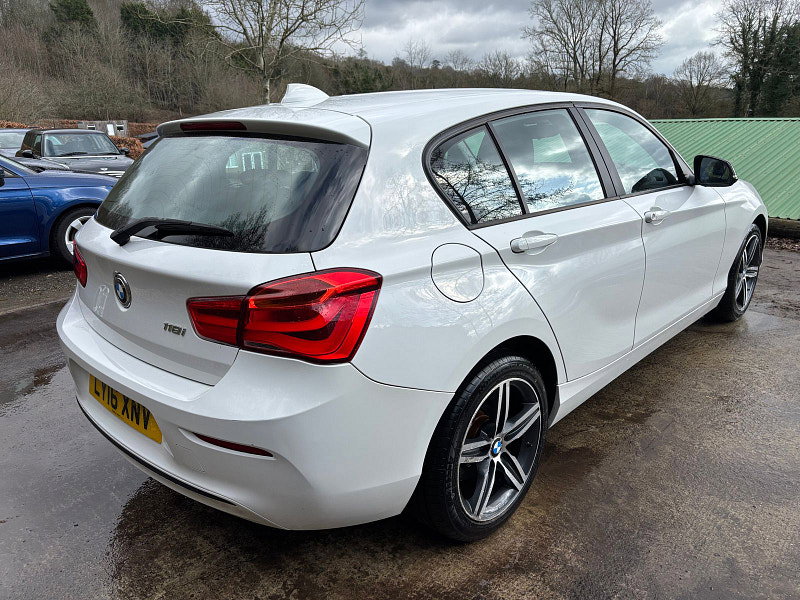 BMW 1 Series 1.5 118i Sport Hatchback 5dr Petrol Manual Euro 6 (s/s) (136 ps) 5dr Manual 2026