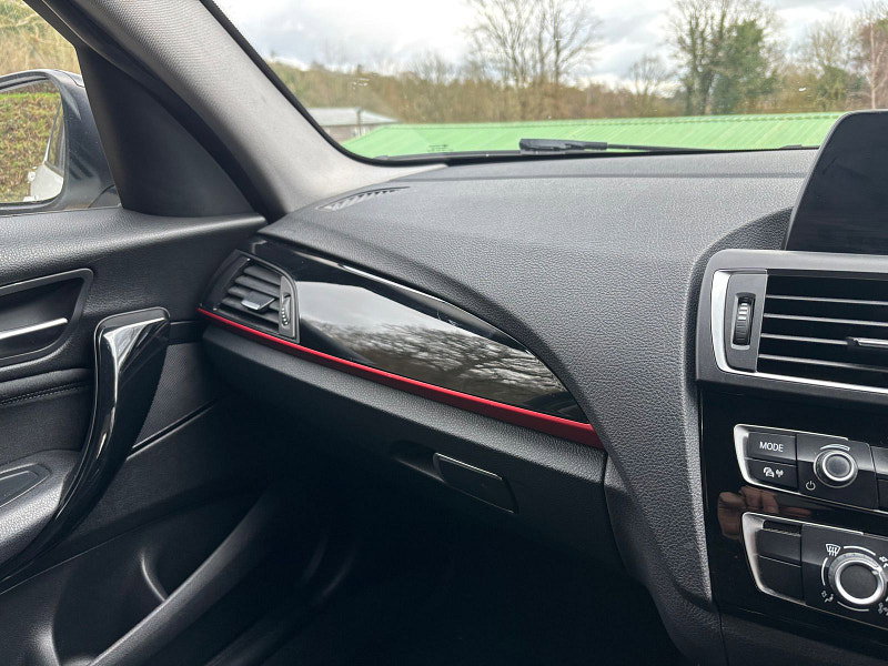 BMW 1 Series 1.5 118i Sport Hatchback 5dr Petrol Manual Euro 6 (s/s) (136 ps) 5dr Manual 2026