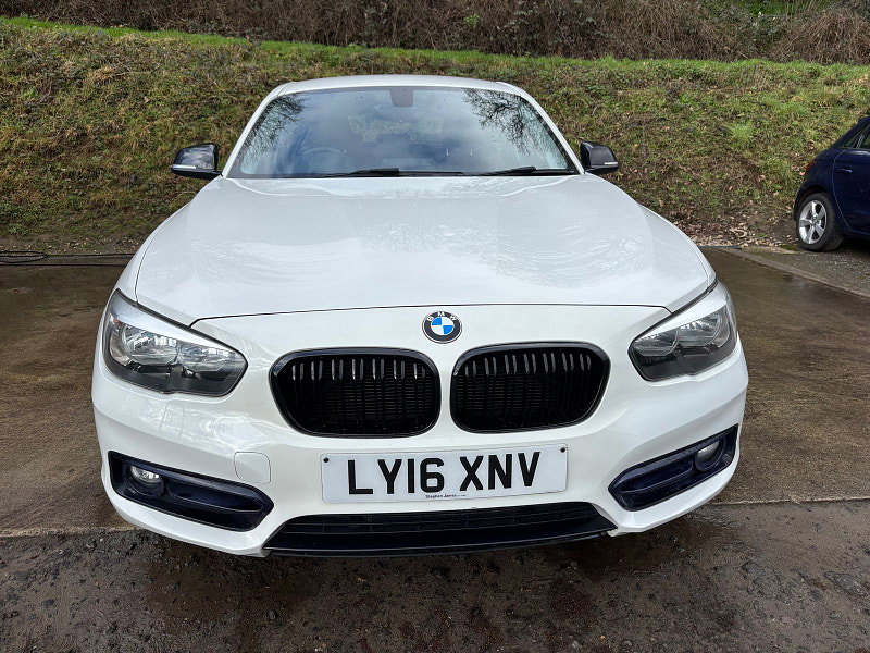 BMW 1 Series 1.5 118i Sport Hatchback 5dr Petrol Manual Euro 6 (s/s) (136 ps) 5dr Manual 2026