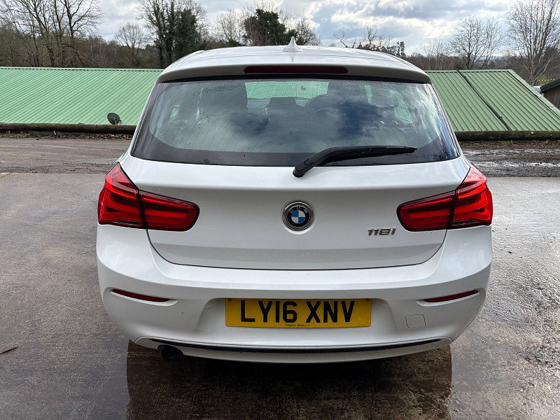 BMW 1 Series 1.5 118i Sport Hatchback 5dr Petrol Manual Euro 6 (s/s) (136 ps) 5dr Manual 2026
