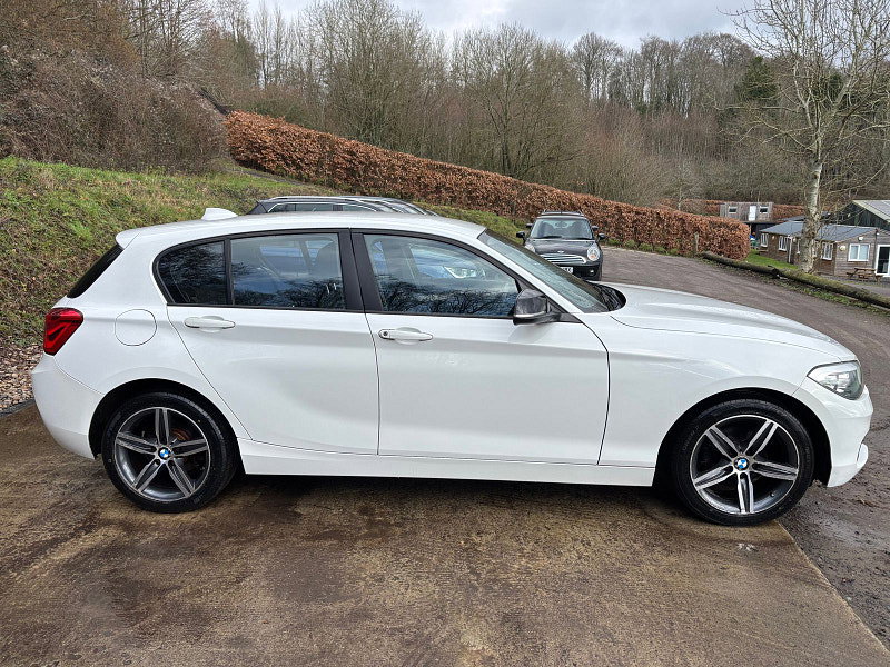 BMW 1 Series 1.5 118i Sport Hatchback 5dr Petrol Manual Euro 6 (s/s) (136 ps) 5dr Manual 2026