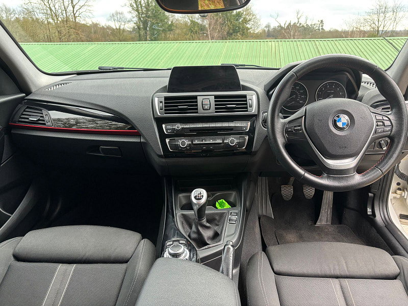 BMW 1 Series 1.5 118i Sport Hatchback 5dr Petrol Manual Euro 6 (s/s) (136 ps) 5dr Manual 2026