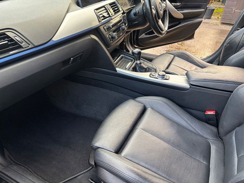 BMW 3 Series 2.0 320i M Sport Saloon 4dr Petrol Manual Euro 6 (s/s) (184 ps) 4dr Manual 2025