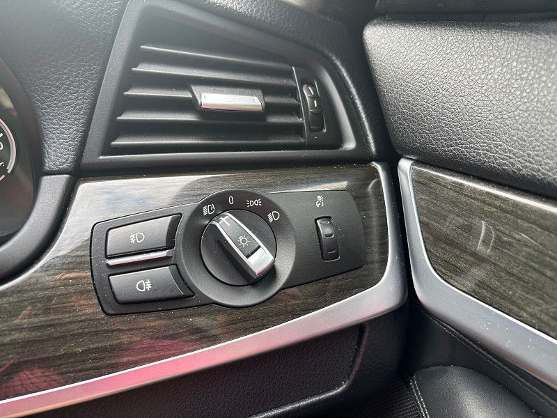 BMW 5 Series 2.0 520d Luxury Touring 5dr Diesel Auto Euro 6 (s/s) (190 ps) 5dr Automatic 2025