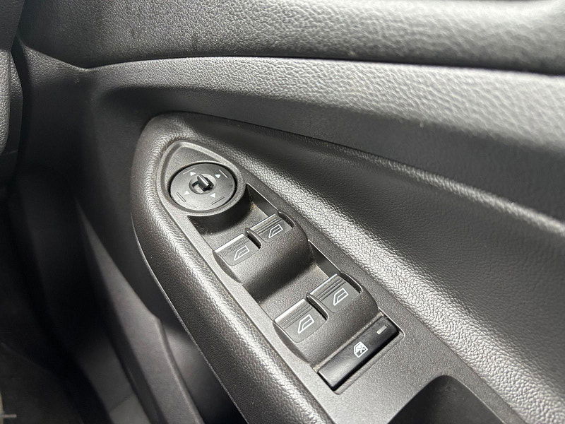 Ford Kuga 2.0 TDCi Titanium SUV 5dr Diesel Manual 2WD Euro 6 (s/s) (150 ps) 5dr Manual 2025