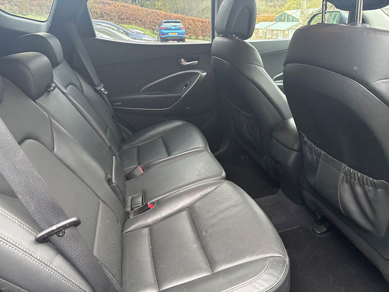 Hyundai Santa Fe 2.2 CRDi Blue Drive Premium SUV 5dr Diesel Manual 4WD Euro 6 (s/s) (200 ps) 5dr Manual 2025